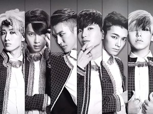 Astaga! Super Junior Hobi Saling Foto Saat Sedang Mandi