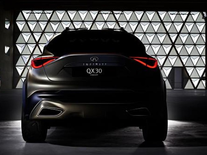 Bokong Seksi Infiniti QX30