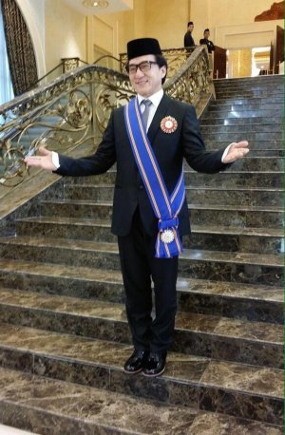 Jackie Chan Diberi Gelar Datuk, Warga Malaysia Protes