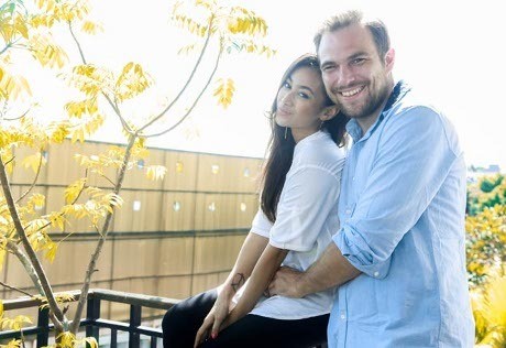 Ratu Felisha Pergi ke Belanda Temui Keluarga Calon Suami