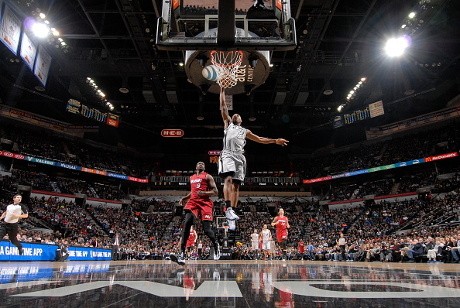 Spurs Taklukkan Heat, Lakers Kalah dari Magic