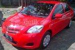 Blue Bird Jajakan Limo Berpelat Hitam