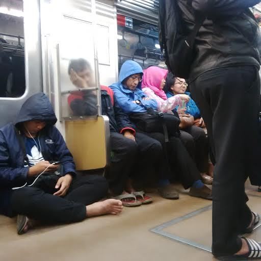 Sempat Tertahan 2 Jam, KRL Jakarta-Bogor Kembali Meluncur
