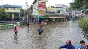 Banjir di Gunung Sahari, Lalin Ancol ke Mangga Besar Lumpuh