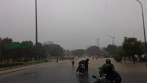 Jalan di Depan Istana Banjir, Jl Medan Merdeka Barat Lumpuh