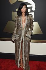 Parade Gaun Berbelahan Dada Rendah di Grammy 2015