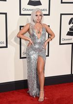 Lady Gaga Anggun di Grammy 2015