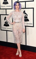 Katy Perry Dibalut Dress Menerawang di Grammy 2015