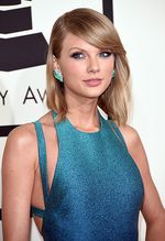 Stunning! Taylor Swift Bikin Pria Tak Berkedip di Grammy 2015