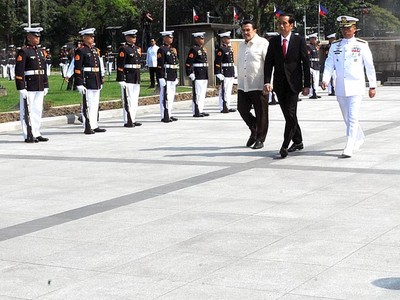 Jokowi Kunjungi TMP Rizal Park di Manila