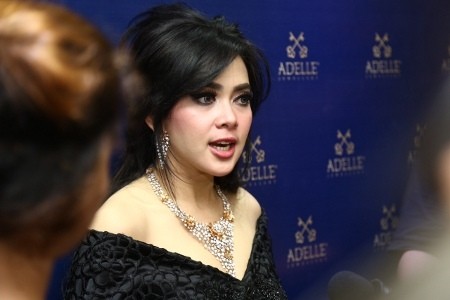 Sejak Kuliah Syahrini Mulai Investasi Berlian
