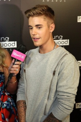 Sepatu Bekas Justin Bieber Laku Rp 785 Juta