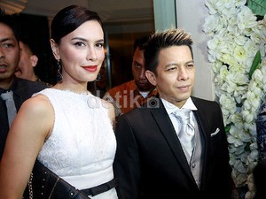 Masih Jalan Bareng, Sahabat Tak Lihat Tanda Ariel dan Sophia Putus