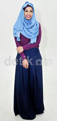 Cantiknya Laudya Cynthia Bella berhijab. Pool/Noel/detikFoto.