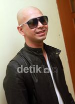 Raffi Ahmad Gundul, Ganteng Nggak Sih?