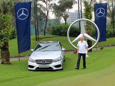 Mercy Tantang Konsumennya Main Golf