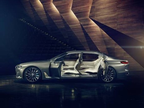 Pilar Belakang Mobil BMW akan Terlihat Transparan