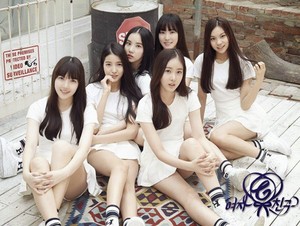 Debut Penuh Energi Girlband G-Friend ke Panggung KPop