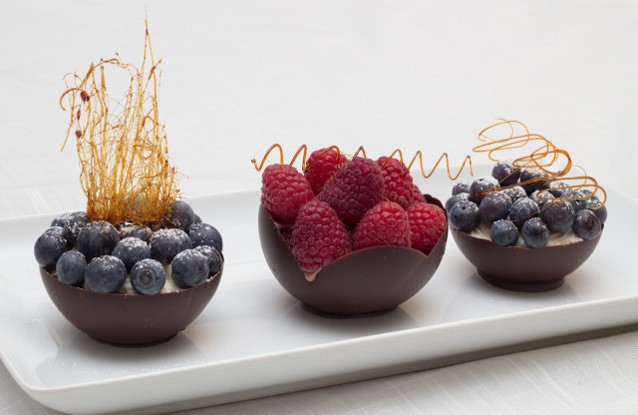 Bikin Sendiri Mangkuk Cokelat untuk Dessert Istimewa