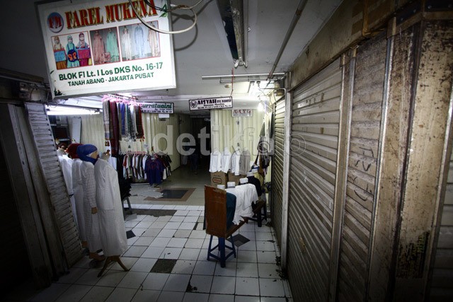 Gara-gara Banjir, Omzet Pedagang di Tanah Abang Anjlok 30%