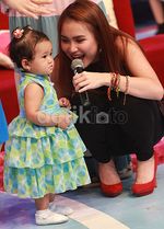 Anak Ayu Ting Ting Cute Pakai Dress Polkadot