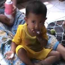 Balita asal Probolinggo ini Gemar Makan Bedak dan Pasir
