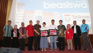 Memperkuat Bangsa Melalui Beasiswa
