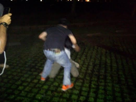 Twitwar Berujung Duel di Depan Istora Senayan, Dua Pria Baku Pukul Twitwar Berujung Duel di Depan Istora Senayan, Dua Pria Baku Pukul
