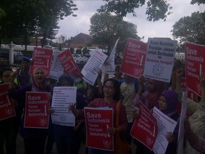 Aktivis Perempuan di Yogya Demo Desak Jokowi Tegas Sikapi KPK Vs Polri