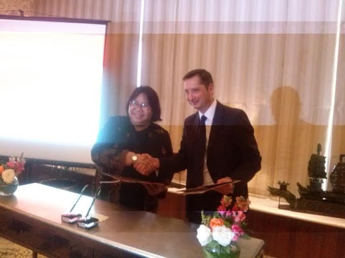 Gandeng Prancis, Pertamina Rambah Bisnis Listrik Tenaga Angin dan Matahari