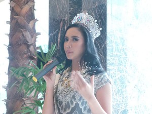 Foto: Elvira Devinamira Jadi Guru untuk 38 Finalis Puteri Indonesia
