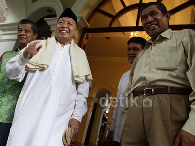 Tim Islah PPP Datangi Hamzah Haz