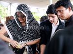 Sederet Artis Hadiri Pemakaman Rinto Harahap