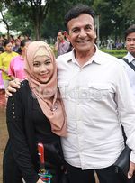 Mark Sungkar dan Istrinya yang Beda Usia 45 Tahun