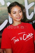 Yuki Kato Feminin di Premiere Film 'This is Cinta'