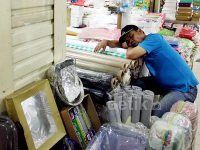 Jakarta Banjir, Aktivitas Pasar Tradisional Sepi