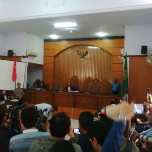 Panasnya Sidang: Pengacara Menyerang, KPK Bertahan, Hakim Menegur Tim BG