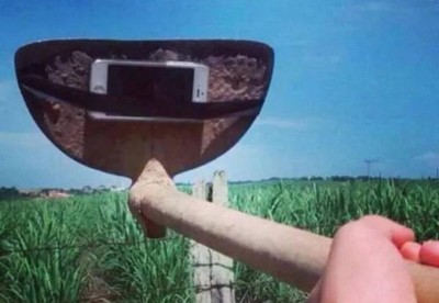 Parodi Tongsis yang Bikin Ngakak