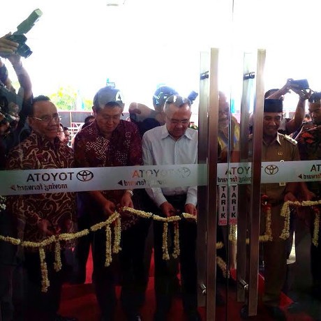 Toyota Resmikan Diler dan Pusat Pendidikan di Riau