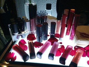 Revlon Hadirkan 3 Inspirasi Riasan Wajah untuk Sambut Valentine