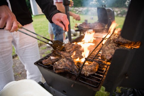 Pasta dan Gorengan Bisa Bikin Santap Malam Berdua Berantakan (1)