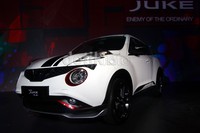Mobil ini mengalami berbagai perubahan, mulai dari bumper, grille, headlamp, doorside mirror, rear lamp, hingga spoiler.