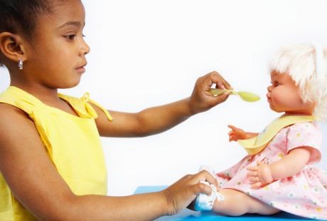 Trik Hadapi Anak Susah Makan: Beri Makan Tiap 3 Jam Sekali