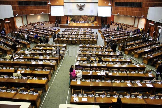 Setelah 10 Jam Lebih, Akhirnya APBN-P 2015 Disahkan DPR
