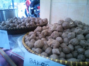 Tak Patut Ditiru! Ini Trik Licik Tati Pasarkan Bakso Celeng di Bandung