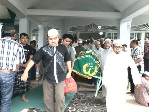 Ratusan Pelayat Hadiri Pemakaman Guru Besar USU, Korban Kapal Tenggelam di Sabang