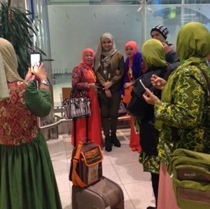 Zaskia Sungkar dan Irwansyah Diserbu Fans di Dubai