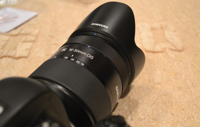 Menggali Kemampuan Mirrorless Premium Samsung NX1