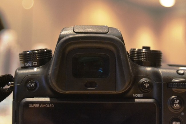 Menggali Kemampuan Mirrorless Premium Samsung NX1