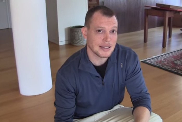 Unik atau Aneh? Traveler Keliling Dunia Tanpa Tas